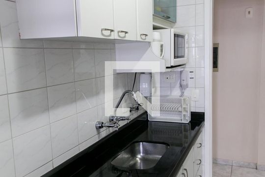 Cozinha de apartamento para alugar com 3 quartos, 73m² em Vila Mazzei, São Paulo