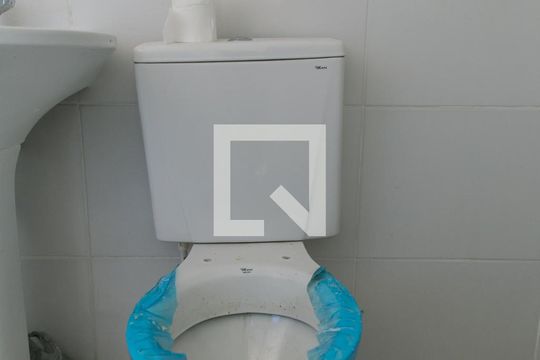 Banheiro de apartamento para alugar com 2 quartos, 70m² em Vila Nova Mazzei, São Paulo