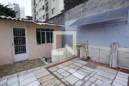 Varanda - Área de Serviço de casa para alugar com 2 quartos, 140m² em Vila Laís, São Paulo