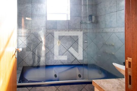 Banheiro 1 de apartamento à venda com 3 quartos, 150m² em Santo Antônio, Porto Alegre