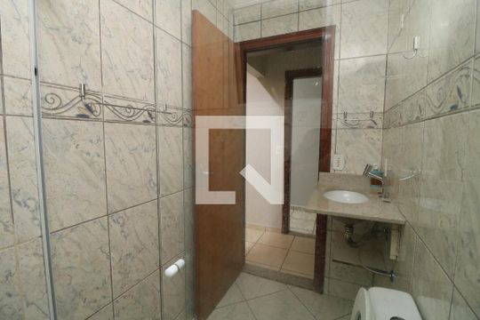 Banheiro suite de casa para alugar com 1 quarto, 60m² em Jardim Paraguaçu, São Paulo