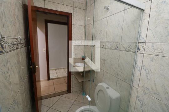 Banheiro suite de casa para alugar com 1 quarto, 60m² em Jardim Paraguaçu, São Paulo