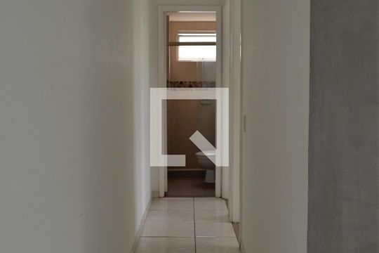 Corredor de apartamento à venda com 2 quartos, 68m² em Taquara, Rio de Janeiro