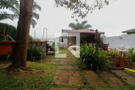 Quintal de casa à venda com 4 quartos, 440m² em Alto da Lapa, São Paulo