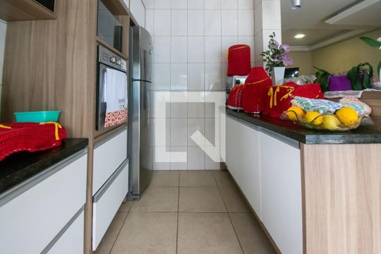Cozinha de casa à venda com 3 quartos, 280m² em Coronel Aparicio Borges, Porto Alegre