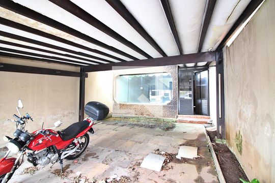 Garagem de casa à venda com 4 quartos, 180m² em Ferrazópolis, São Bernardo do Campo