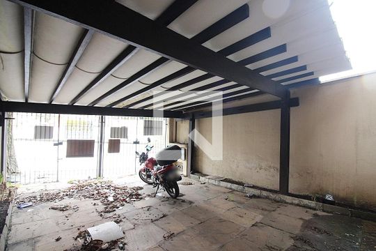 Garagem de casa à venda com 4 quartos, 180m² em Ferrazópolis, São Bernardo do Campo