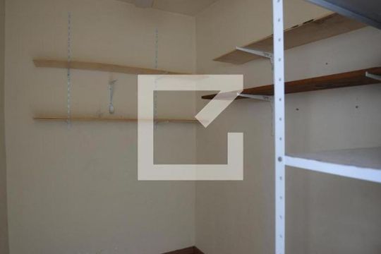 Quarto de Serviço de apartamento para alugar com 2 quartos, 60m² em Praça Seca, Rio de Janeiro