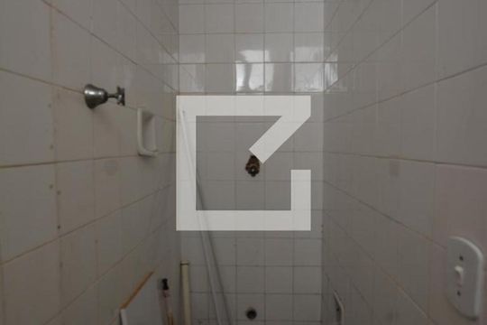 Banheiro de Serviço de apartamento para alugar com 2 quartos, 60m² em Praça Seca, Rio de Janeiro