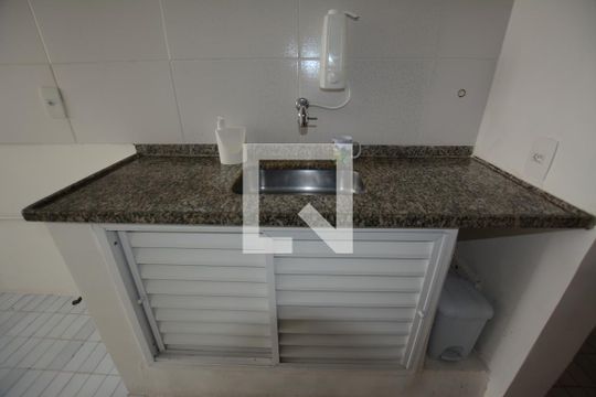 Cozinha de apartamento para alugar com 2 quartos, 60m² em Praça Seca, Rio de Janeiro