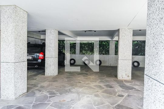 Garagem de apartamento à venda com 3 quartos, 167m² em Petrópolis, Porto Alegre