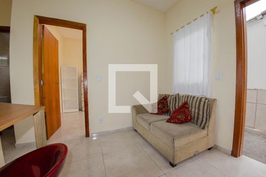 Sala de apartamento para alugar com 1 quarto, 25m² em São João do Rio Vermelho, Florianópolis