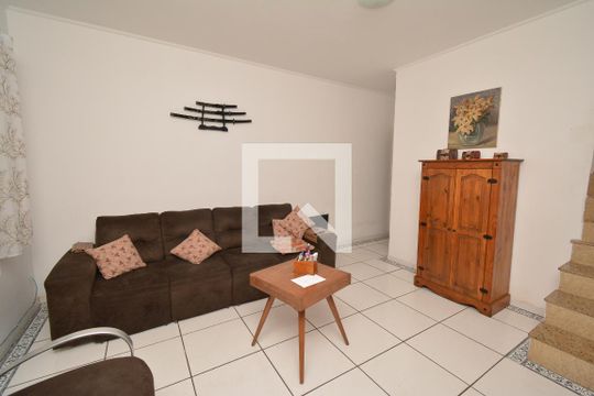 Casa à venda com 4 quartos, 101m² em Jardim Terezopolis, Guarulhos