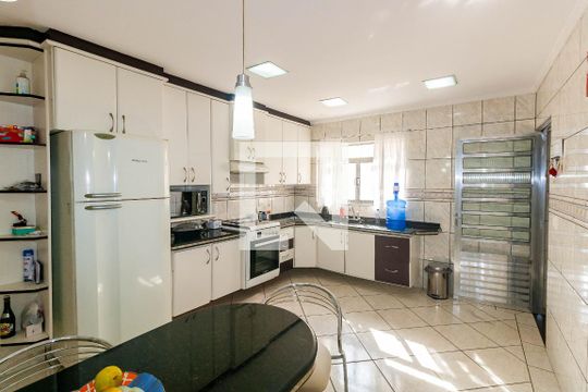 Cozinha de casa à venda com 2 quartos, 140m² em Vila Ema, São Paulo