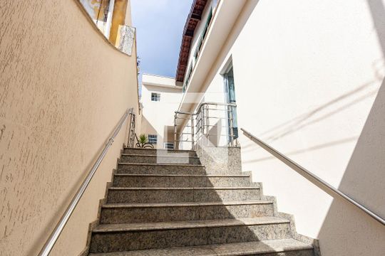 Quintal - Escada de casa à venda com 2 quartos, 140m² em Vila Ema, São Paulo