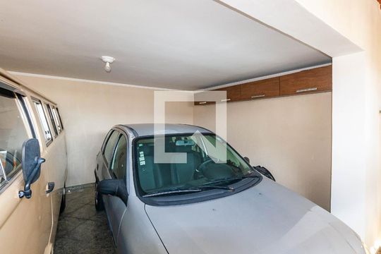 Garagem de casa à venda com 2 quartos, 140m² em Vila Ema, São Paulo