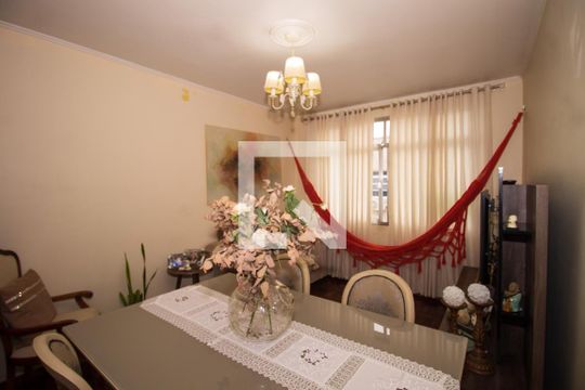 Sala de apartamento à venda com 2 quartos, 60m² em Medianeira, Porto Alegre
