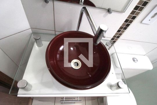 Banheiro da Suíte de apartamento para alugar com 2 quartos, 64m² em Vila Mineirão, Sorocaba