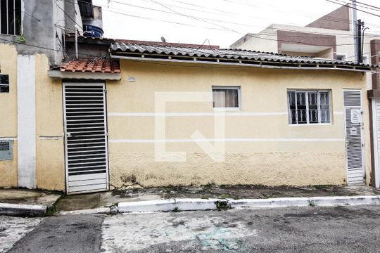 Fachada de casa à venda com 3 quartos, 67m² em Chora Menino, São Paulo
