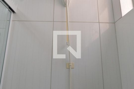 Banheiro de apartamento para alugar com 2 quartos, 56m² em Abraão, Florianópolis