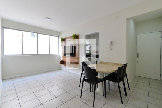 Apartamento para alugar com 2 quartos, 56m² em Abraão, Florianópolis