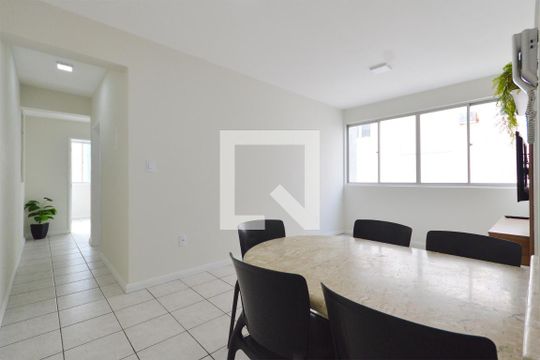 Sala de apartamento para alugar com 2 quartos, 56m² em Abraão, Florianópolis