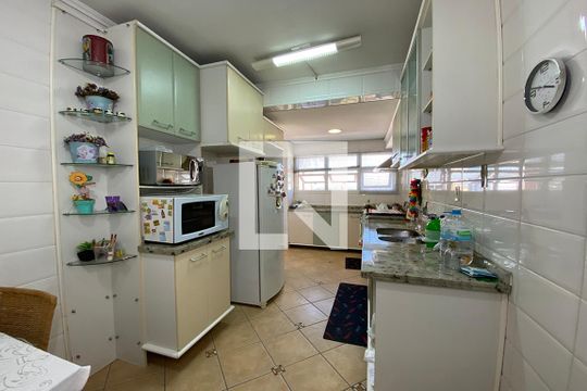 Cozinha de apartamento à venda com 3 quartos, 170m² em Centro, São Leopoldo