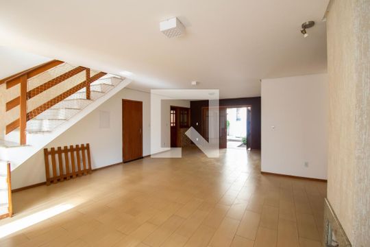 Sala de casa à venda com 5 quartos, 234m² em Chapeu do Sol, Porto Alegre