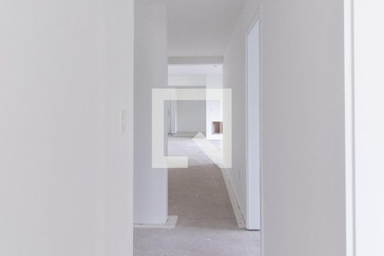 Corredor de apartamento à venda com 3 quartos, 150m² em Tristeza, Porto Alegre
