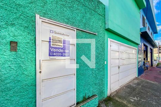 Fachada de casa à venda com 3 quartos, 285m² em Vila Curuca, Santo André