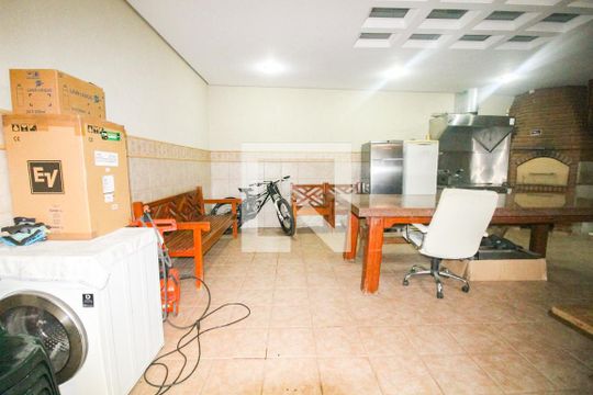 Área comum de casa à venda com 3 quartos, 430m² em Conjunto Residencial Santa Terezinha, São Paulo