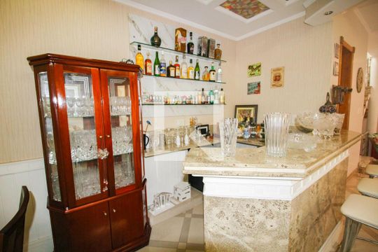 Sala de casa à venda com 3 quartos, 430m² em Conjunto Residencial Santa Terezinha, São Paulo