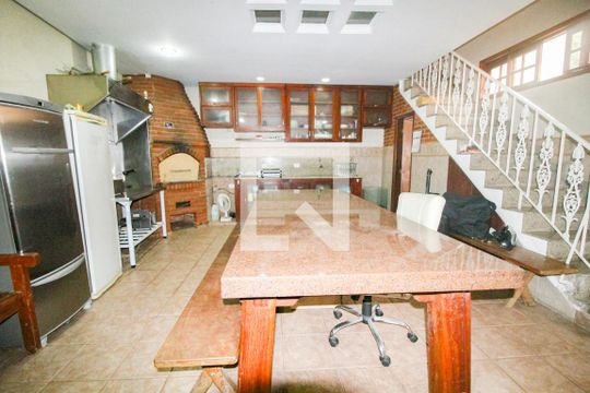 Área comum de casa à venda com 3 quartos, 430m² em Conjunto Residencial Santa Terezinha, São Paulo