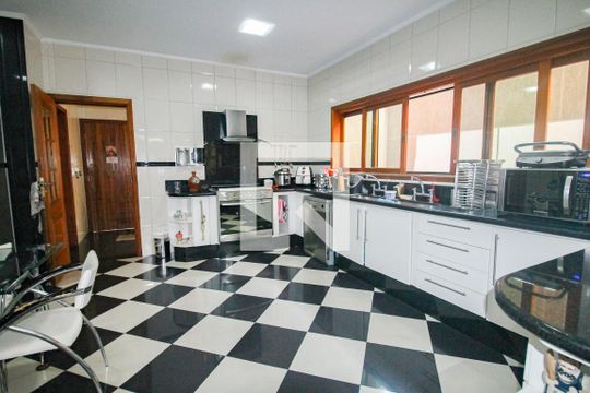 Cozinha de casa à venda com 3 quartos, 430m² em Conjunto Residencial Santa Terezinha, São Paulo