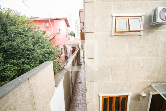 Vista de casa à venda com 3 quartos, 430m² em Conjunto Residencial Santa Terezinha, São Paulo
