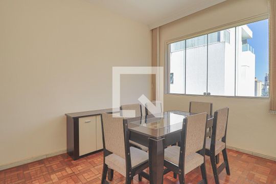 Sala de apartamento à venda com 3 quartos, 95m² em Serra, Belo Horizonte