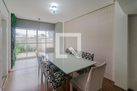 Sala de casa de condomínio para alugar com 4 quartos, 144m² em Socorro, São Paulo