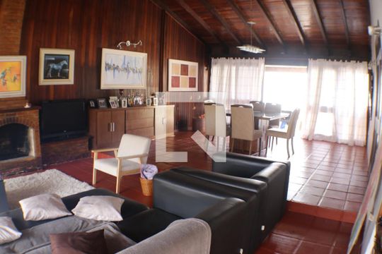 Casa de Condomínio à venda com 3 quartos, 603m² em Taquara, Rio de Janeiro