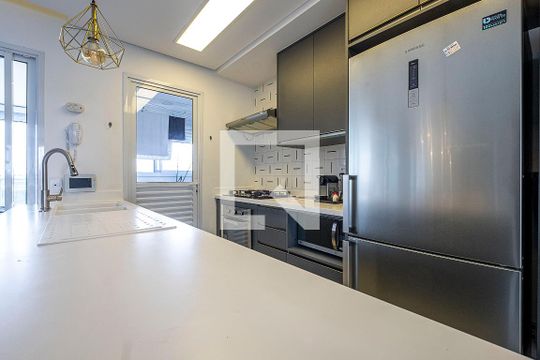 Cozinha de apartamento para alugar com 2 quartos, 84m² em Pinheiros, São Paulo