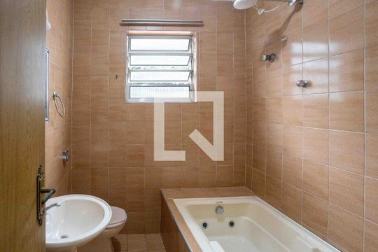 Banheiro 3 de casa à venda com 3 quartos, 173m² em Piraporinha, Diadema