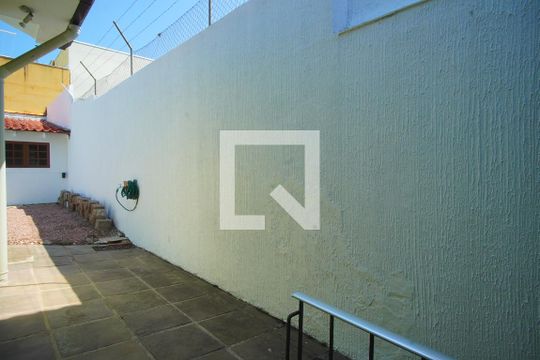 Quarto 1 _Vista de casa à venda com 3 quartos, 253m² em Jardim Carvalho, Porto Alegre