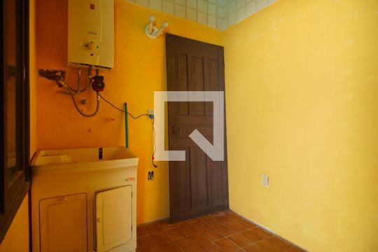 Área de serviço de casa à venda com 3 quartos, 253m² em Jardim Carvalho, Porto Alegre