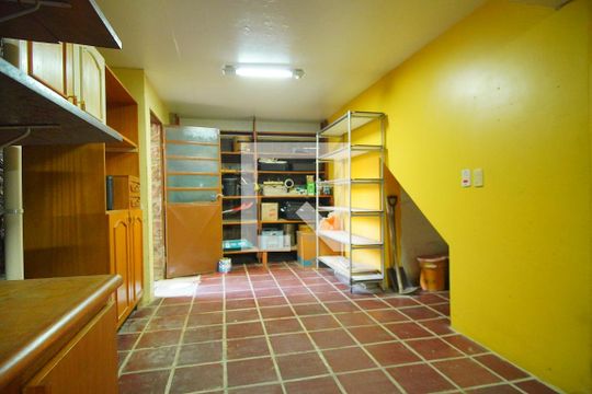 Garagem de casa à venda com 3 quartos, 253m² em Jardim Carvalho, Porto Alegre