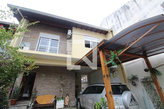 Fachada de casa para alugar com 5 quartos, 200m² em Centro Histórico, Canoas