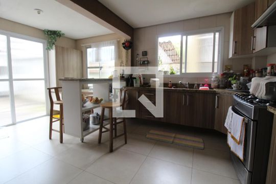 Cozinha de casa para alugar com 5 quartos, 200m² em Centro Histórico, Canoas