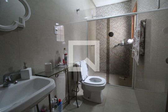 Banheiro de casa para alugar com 5 quartos, 200m² em Centro Histórico, Canoas