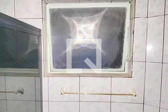 Banheiro de apartamento para alugar com 2 quartos, 60m² em Centro, Guarulhos