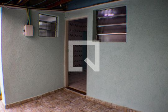 Fachada da Casa de casa para alugar com 1 quarto, 26m² em Vila Campestre, São Paulo