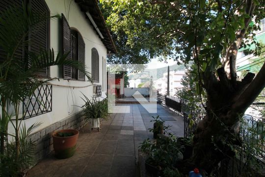 Quintal de casa à venda com 5 quartos, 450m² em Méier, Rio de Janeiro