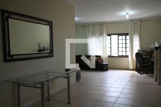 Sala de casa à venda com 4 quartos, 350m² em Itaquera, São Paulo